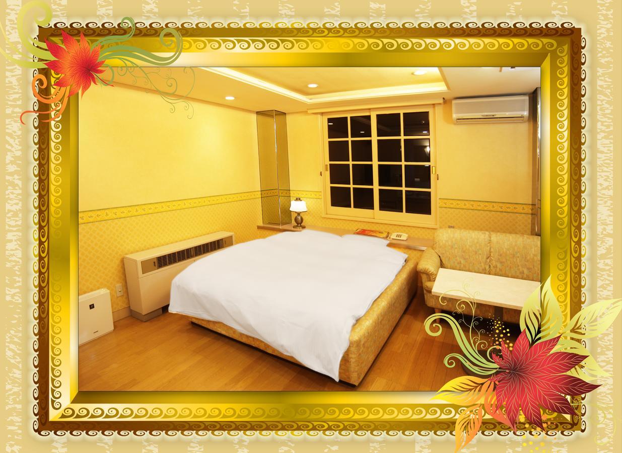 Kyoto Hotel Crown (Adults Only) Экстерьер фото