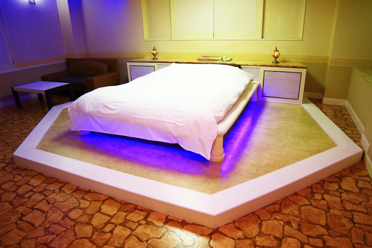 Kyoto Hotel Crown (Adults Only) Экстерьер фото