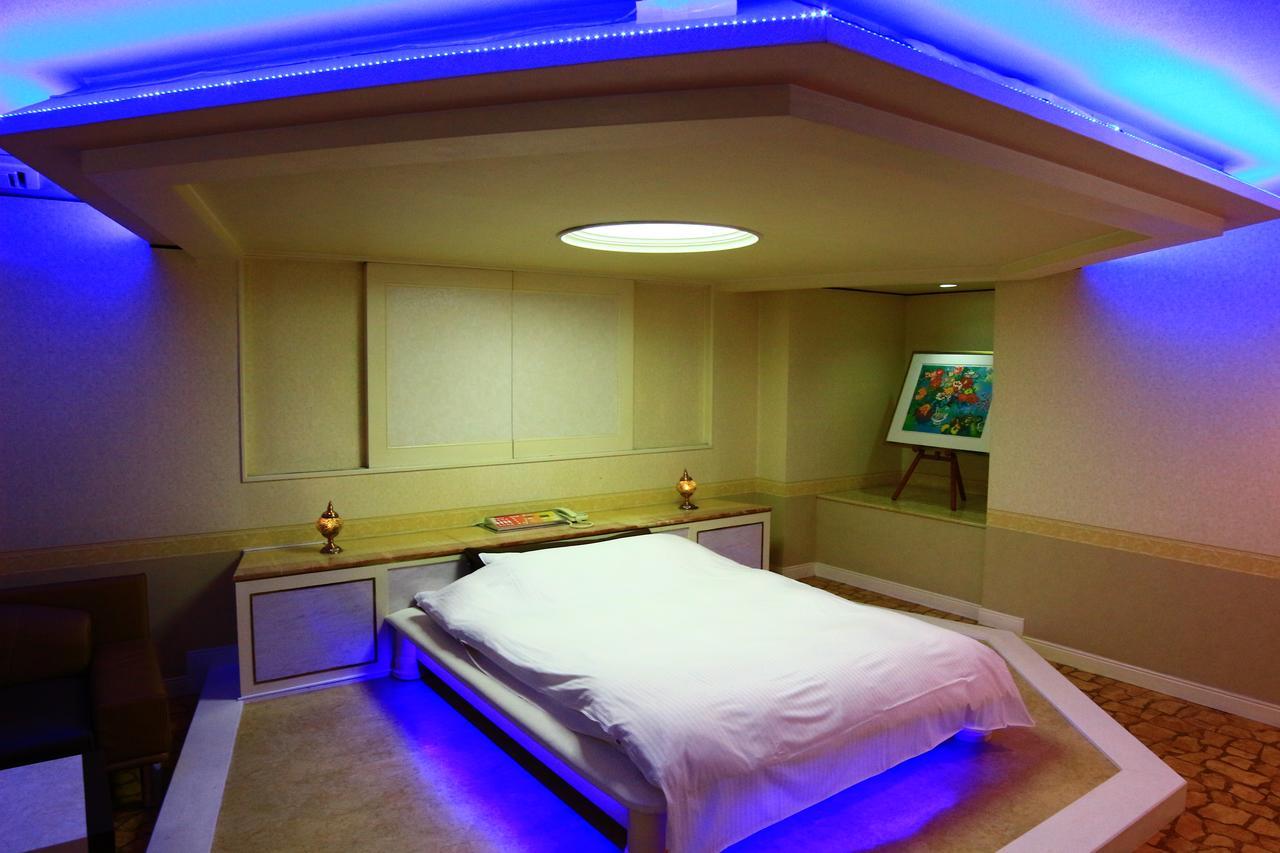 Kyoto Hotel Crown (Adults Only) Экстерьер фото