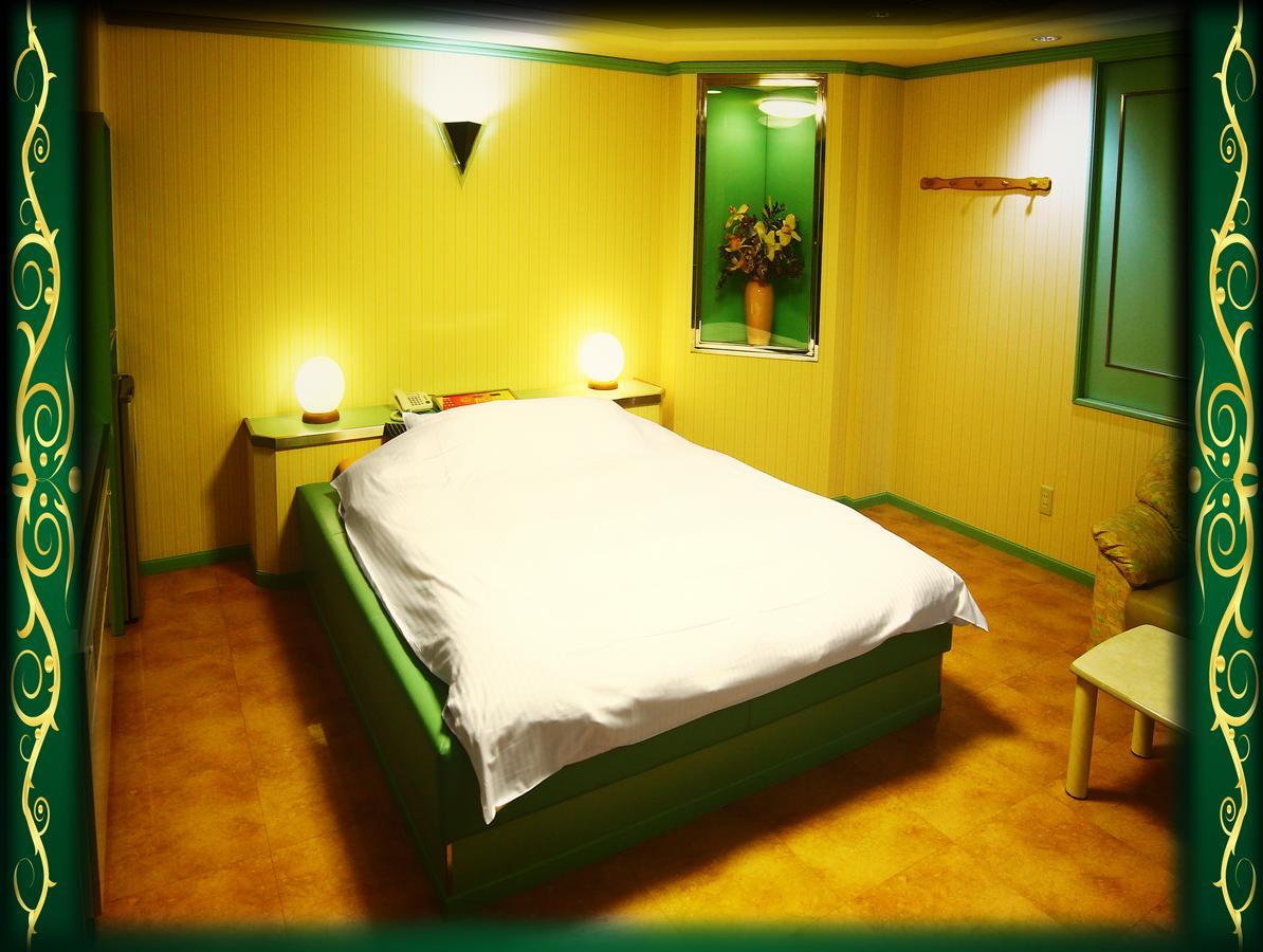 Kyoto Hotel Crown (Adults Only) Экстерьер фото