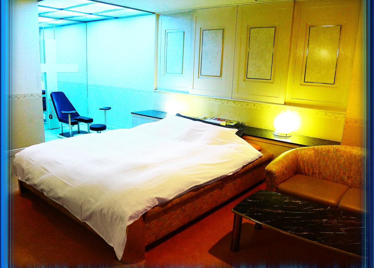 Kyoto Hotel Crown (Adults Only) Экстерьер фото