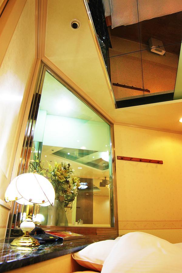 Kyoto Hotel Crown (Adults Only) Экстерьер фото
